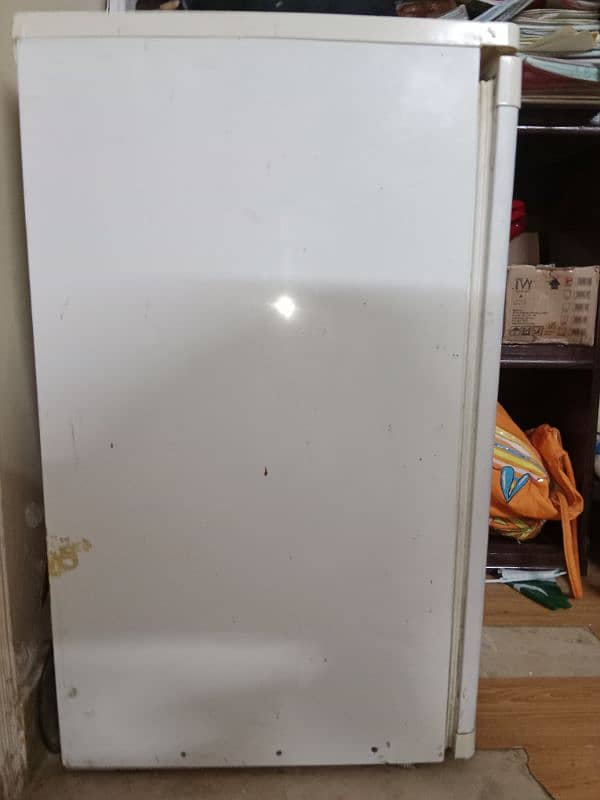 medical mini fridge 2