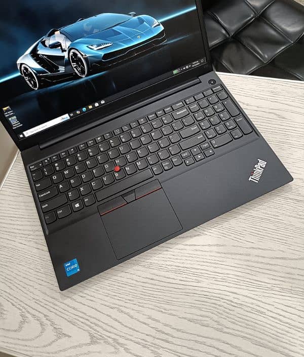 Lenovo Thinkpad E15 core i5 11th gen quadcore 15.6 inch 1080p Numpad 7