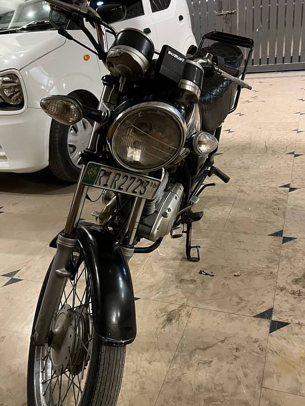 Suzuki GS 150 2