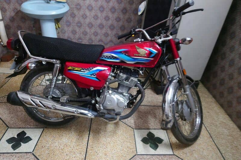 honda 125  10/10 condition 2