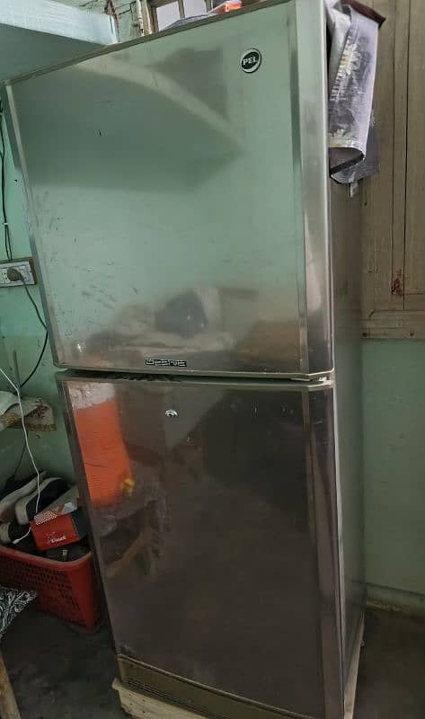 pel fridge for sell 4