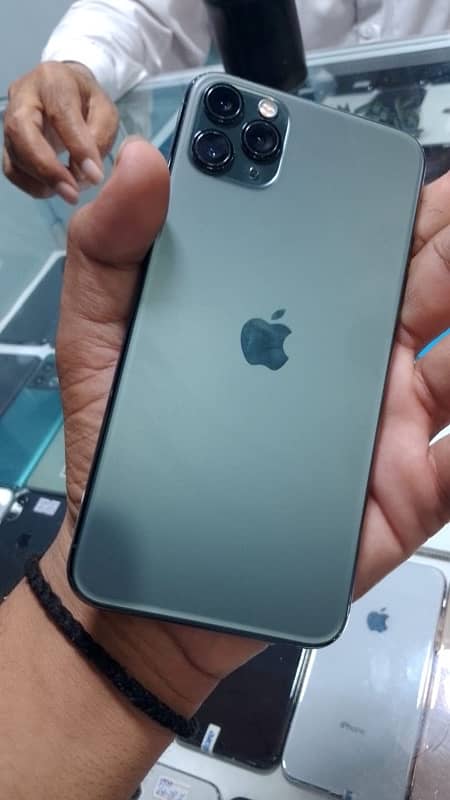 I phone 11 pro max Pta approved 4