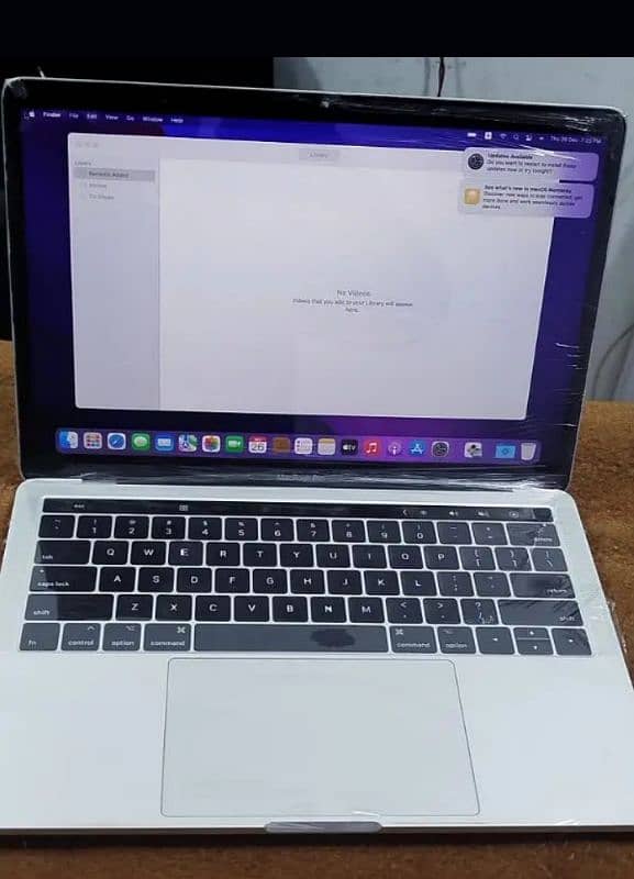 MacBook pro 16 core i7 8th generation 15 inch 0