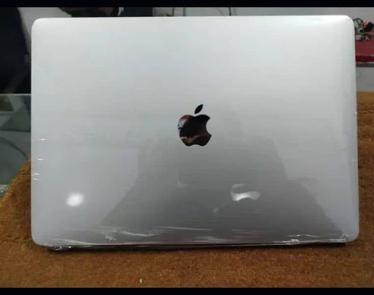 MacBook pro 16 core i7 8th generation 15 inch 1