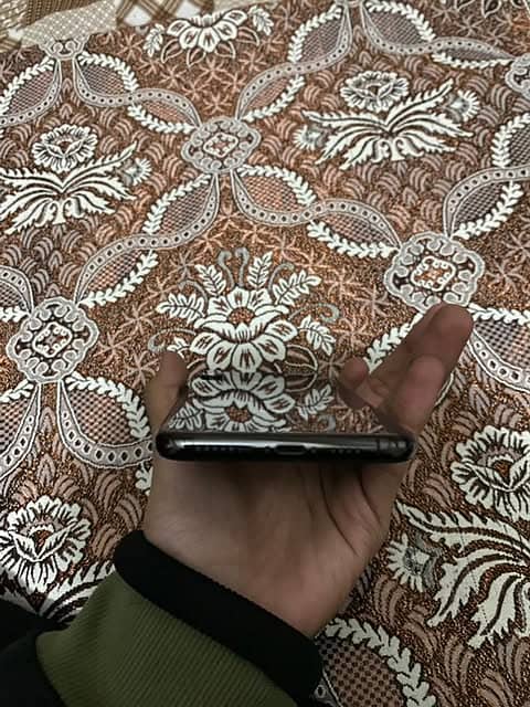 Apple iPhone XS Max Non PTA 5