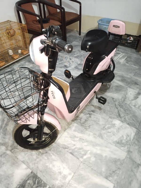 Rechargeable electric Scooty 3