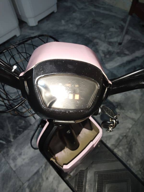 Rechargeable electric Scooty 5