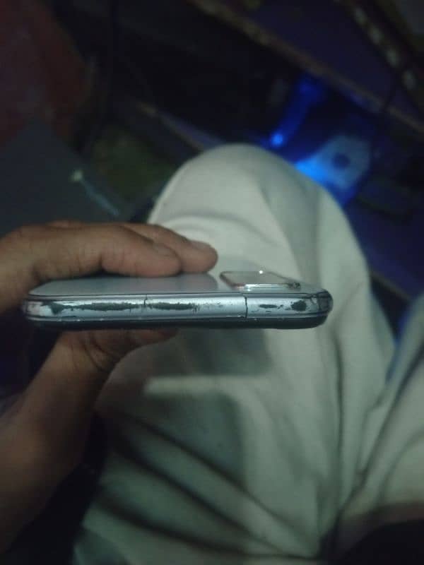 4/64 Mobile bilkul ok hai 4