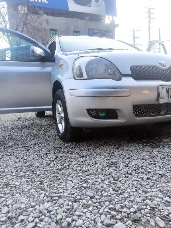 Toyota Vitz 2004 4