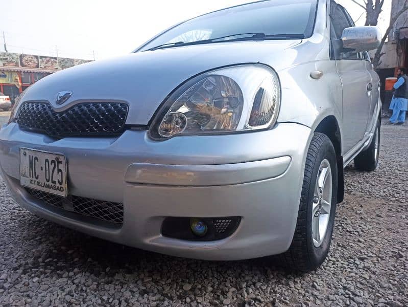 Toyota Vitz 2004 11