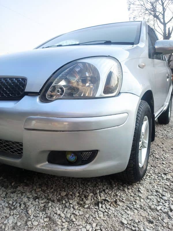 Toyota Vitz 2004 13