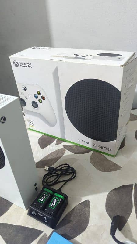 Xbox series S with Controller +500gb hard 1