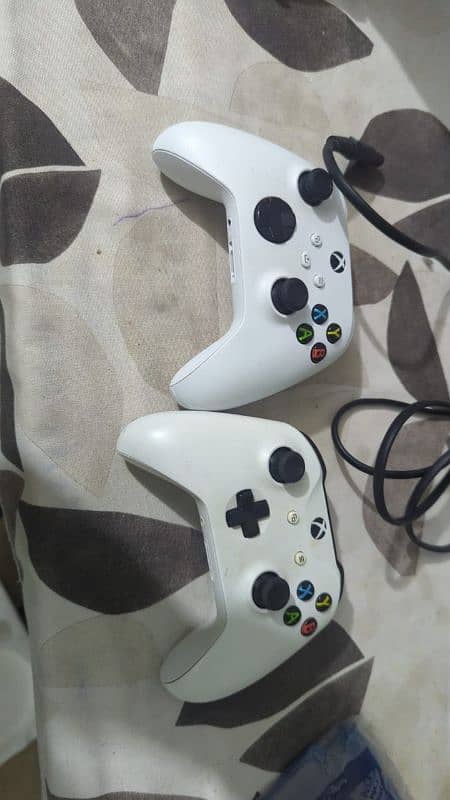 Xbox series S with Controller +500gb hard 2