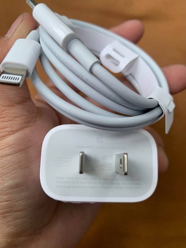 *IPHONE Fast 20W MERCANTILE Charger 2/3 pin QUANTITY  AVAILABLE 0