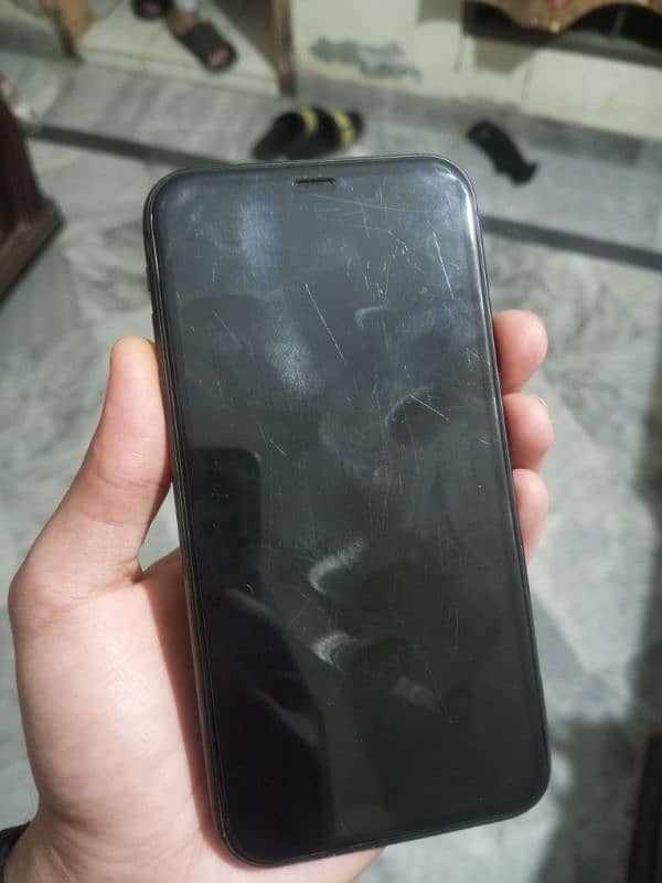 IPhone 11 Black In Lush Condition 5