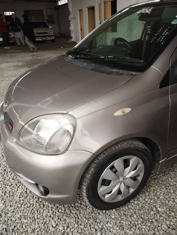 Toyota Vitz 2000 0