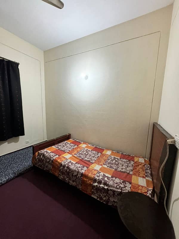 Furnish room available in G11/3 for ladies only 2