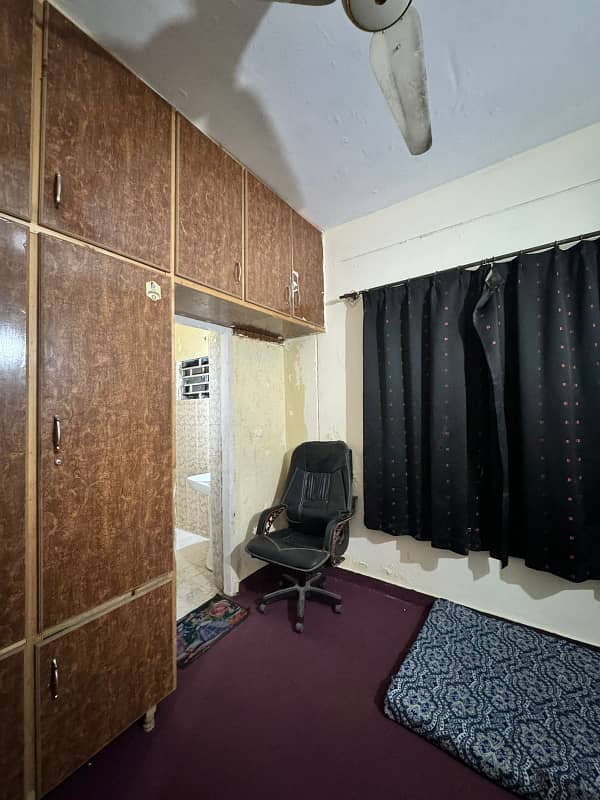 Furnish room available in G11/3 for ladies only 4