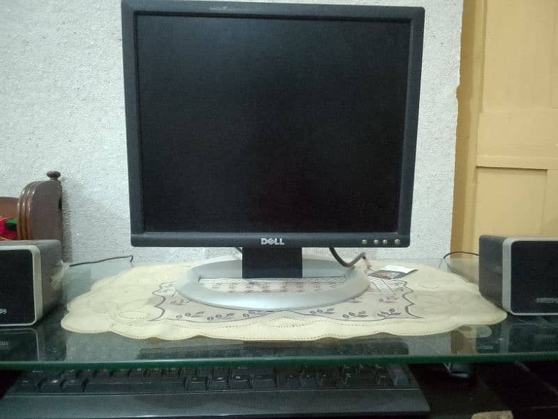 Dell 17 inch LCD 1