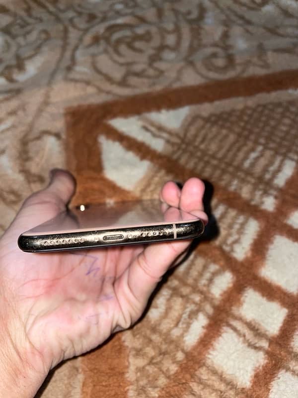 iPhone XS Max 5