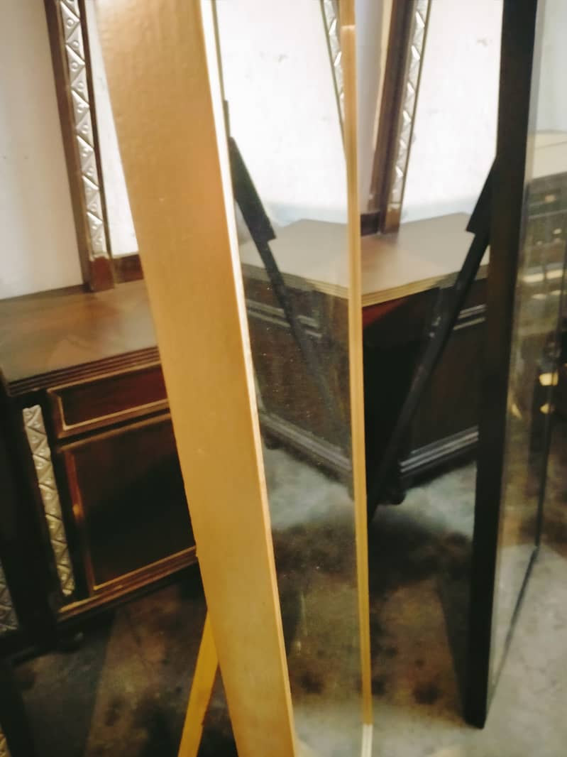 Full length mirror with adjustable stand in golden deco paint 2