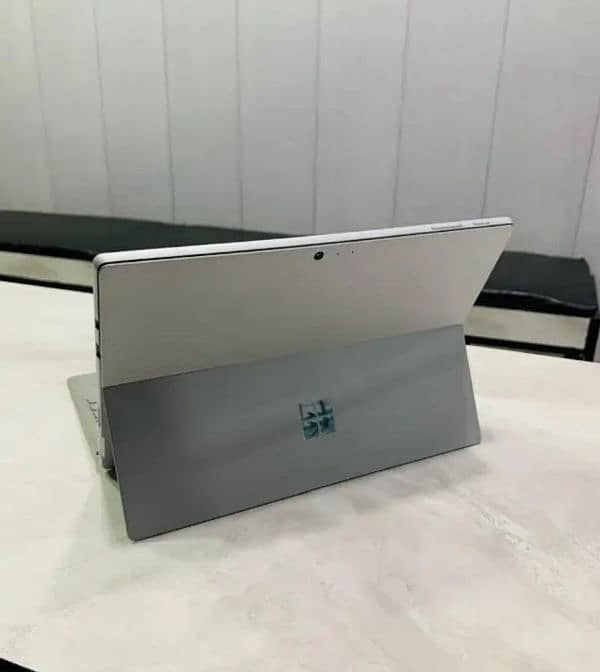 MicroSoft Laptop (Touch Screen ) 6th Gen i5 8Gb Ram 256 Gb Ssd 1