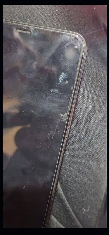 IPHONE 11 PRO MAX MINOR CRACK IN SCREEN BUT LED OK PTA APPROVED 256GB 7