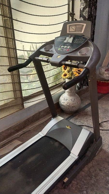 Electric Treadmill Running Machine in Good Condition 1