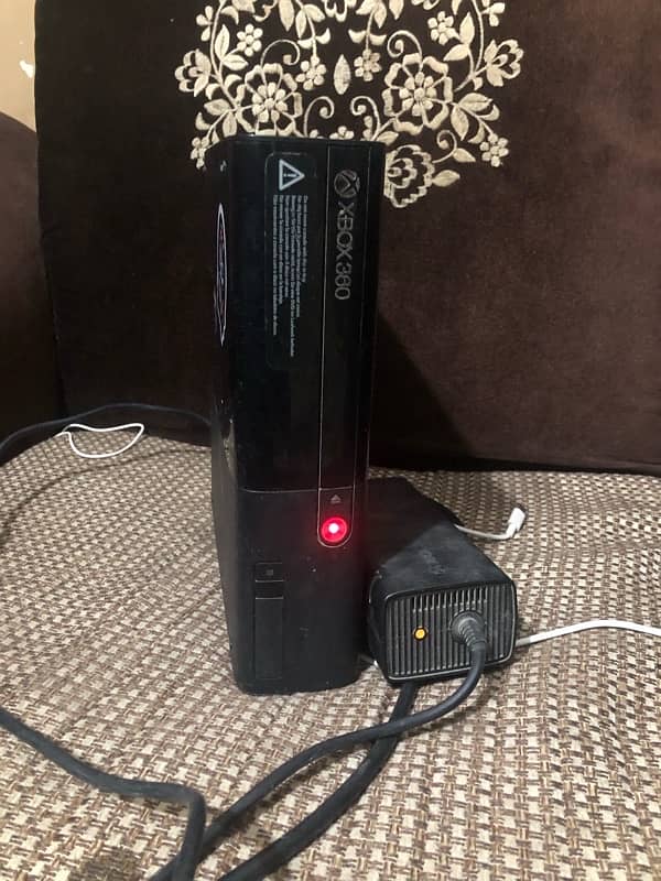 XBOX 360 SLIM FOR SELL IN GB CONDITION 0