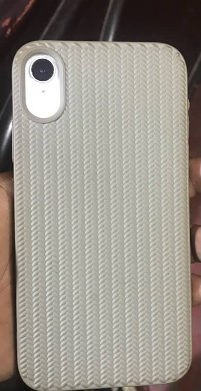 IPhone XR white colour 64gb dual sim pta approved 3