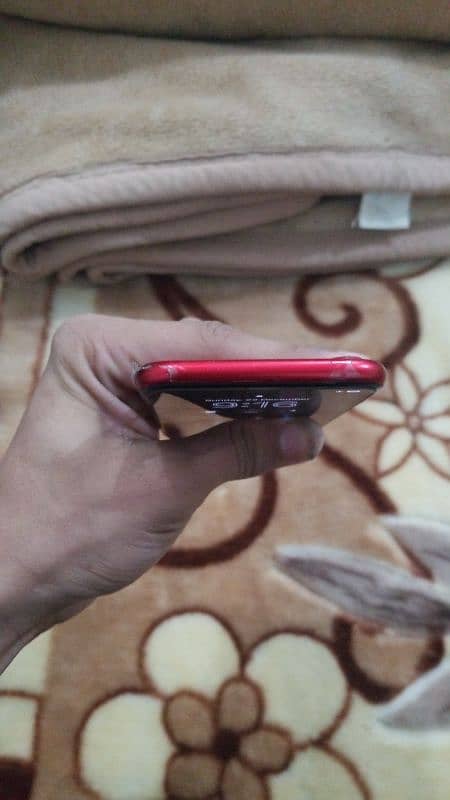 iPhone xr red color 2