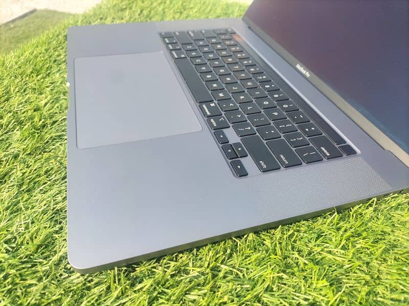 MacBook pro 2119(16inch)i7 16/512 1