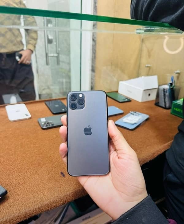 Iphone 11 pro 256gb pta approved 0