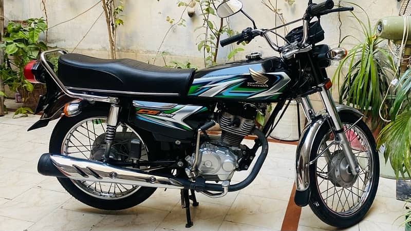 Honda Cg 125 22/23 All punjab Fresh Condition Biometric available 5