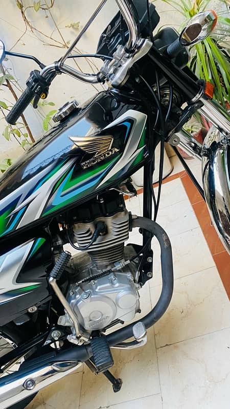 Honda Cg 125 22/23 All punjab Fresh Condition Biometric available 6