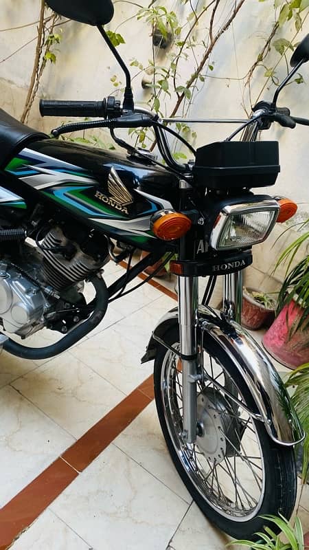 Honda Cg 125 22/23 All punjab Fresh Condition Biometric available 7