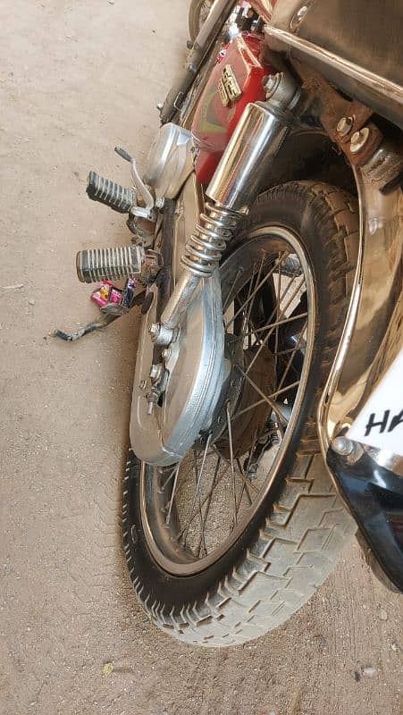 bike mai koi km nhi All OK fst 1 owner hai finl 75 5