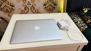 MACBOOK AIR 2017 (CORE I5) 8/128GB (BOX PACK CONDITION)