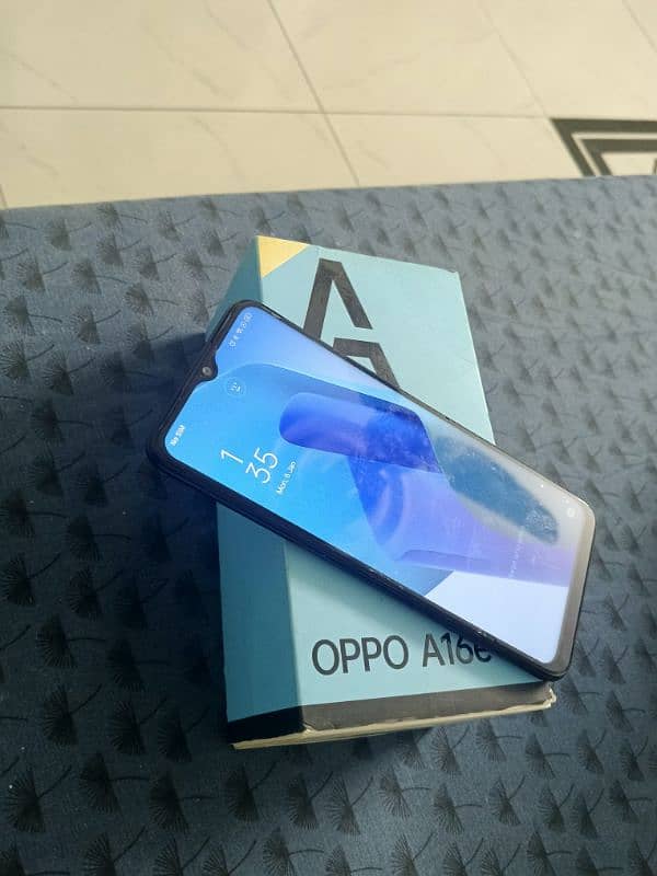 Oppo A16e 4/64gb 0