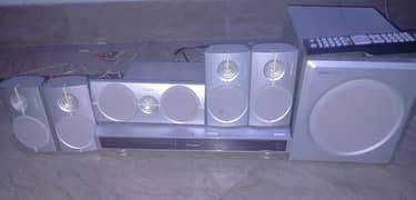 Pioneer amplifier Phillips speakers and woofer