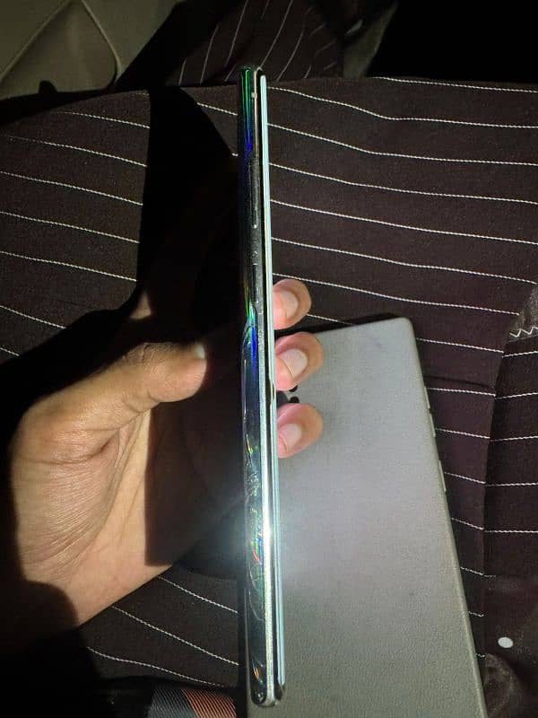 note 10 plus only 2 small spot 3