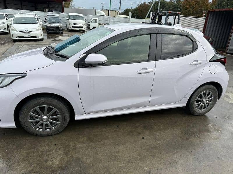 Toyota Yaris Hatchback G Led Model 2022 4