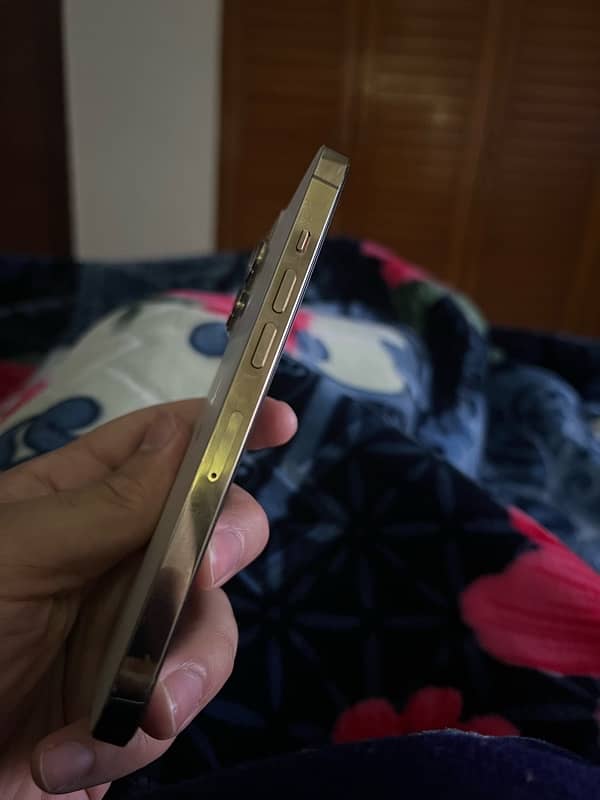 iPhone 13 pro Factory Unlocked Non-PTA Gold 6