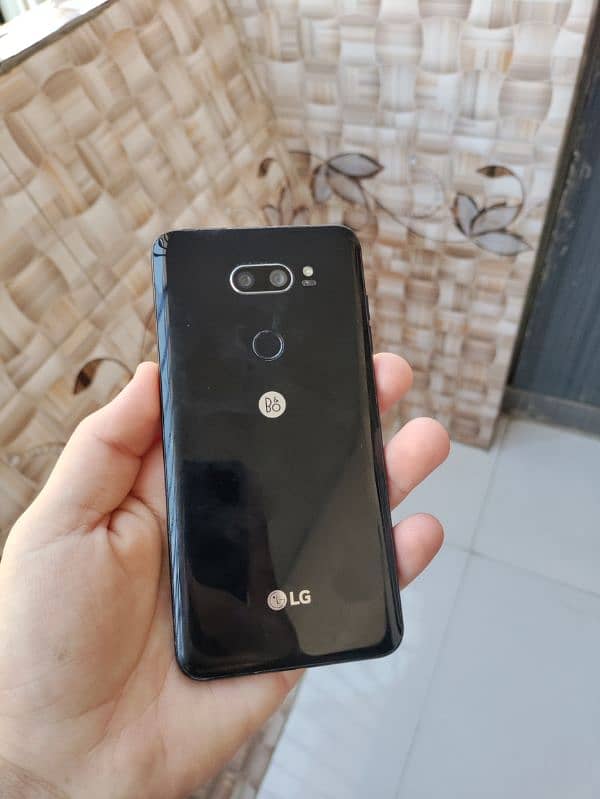 LG V30 Plus (Read Add Carefully) 4