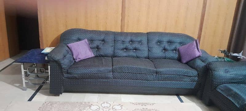 USED SOFA SET 5 SEATER 4