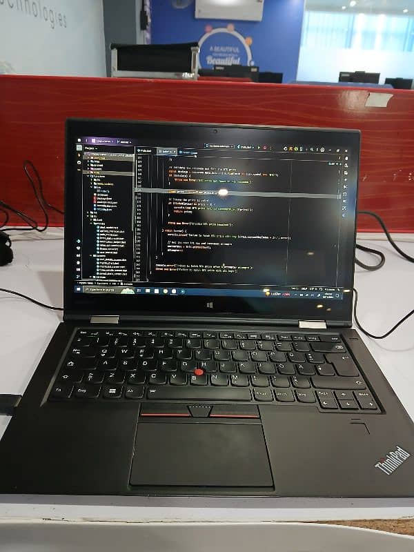 Thinkpad X1 Yoga core i7 16gb 7