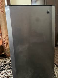 Compact PEL Refrigerator in Excellent condition