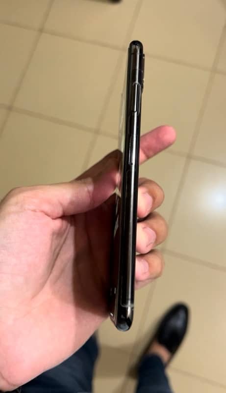 iphone xs max 4