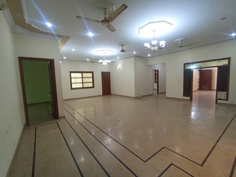 600 SQUARE YARDS 3 BED DD PORTION FOR RENT IN JAUHAR 0