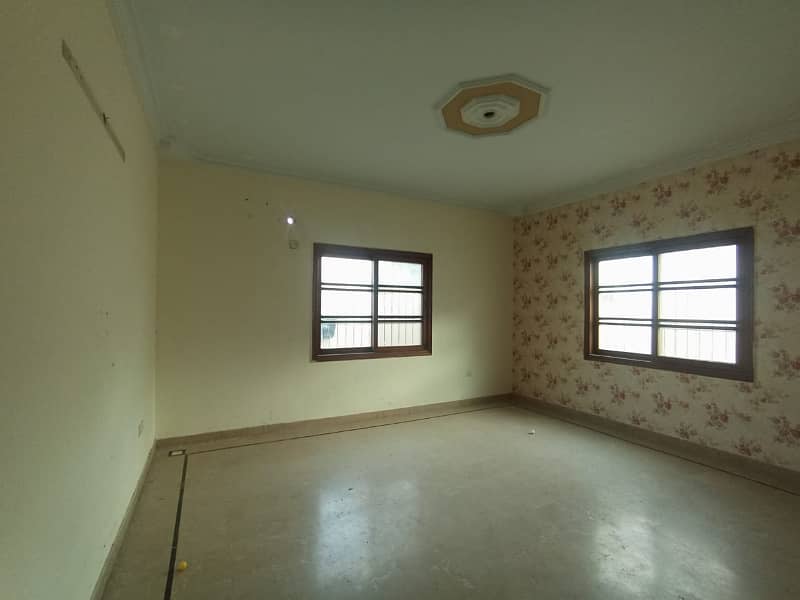 600 SQUARE YARDS 3 BED DD PORTION FOR RENT IN JAUHAR 7